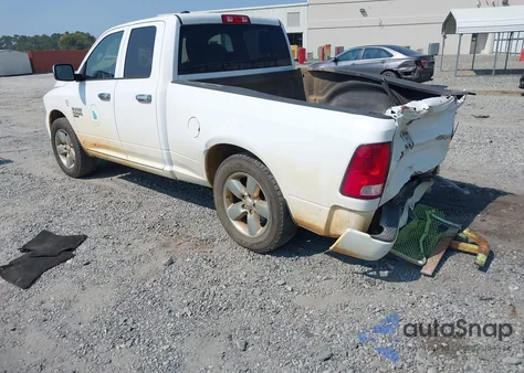 2019 Ram 1500 Classic Express 4X4 6'4 Box z USA, uszkodzony, nr VIN 1C6RR7FG9KS623965